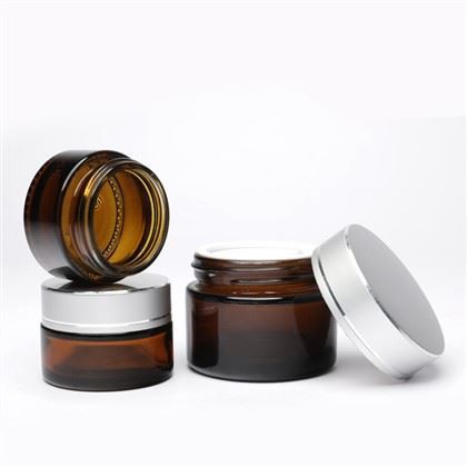 Грижа за кожата в стъклени опаковки